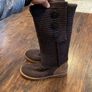 Class Cardy Button Detailed Knit UGG Boots size 8 in EUC